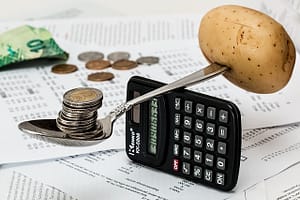 Differences Between Accounting and Finance (1)